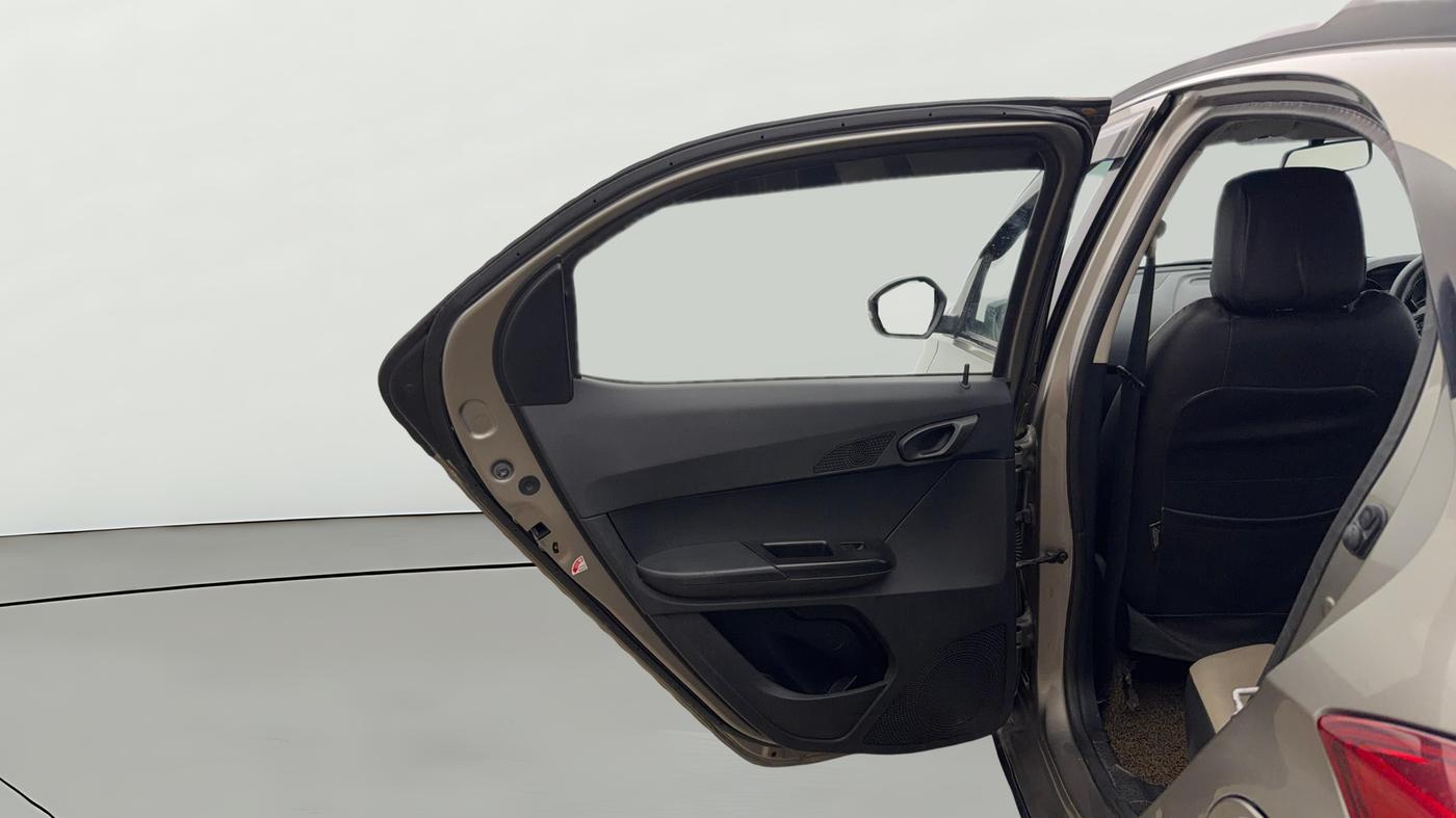 2018 Tata TIAGO NRG PETROL, Petrol, Manual, 72,518 km, LHS Rear Door