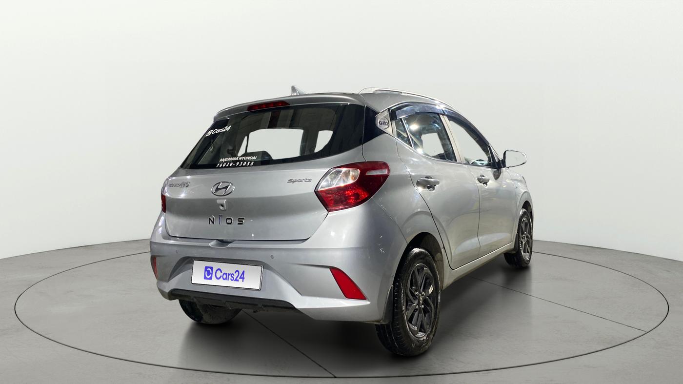 2021 Hyundai GRAND I10 NIOS SPORTZ AMT 1.2 KAPPA VTVT, Petrol, Automatic, 15,669 km, Right Back Diagonal