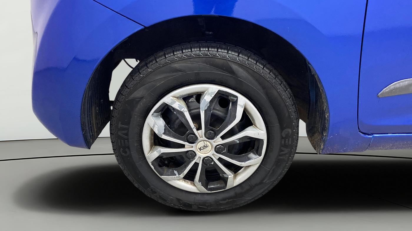 2014 Hyundai Eon D-LITE+, Petrol, Manual, 31,889 km, Left Front Wheel