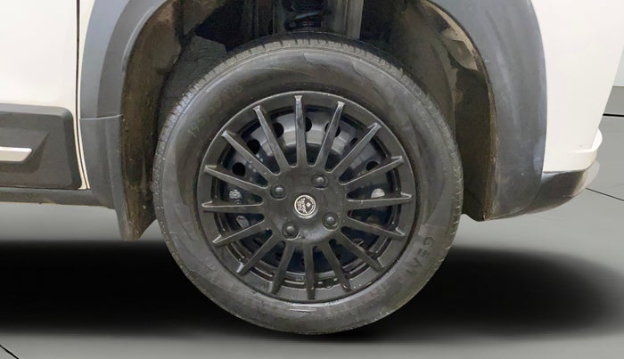 2023 Renault Kiger RXE MT, Petrol, Manual, 21,298 km, Right Front Wheel