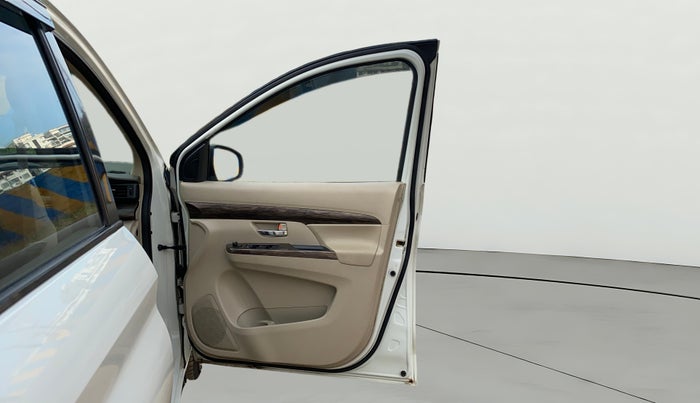 2019 Maruti Ertiga ZXI+ SHVS, Petrol, Manual, 43,635 km, RHS Front Door