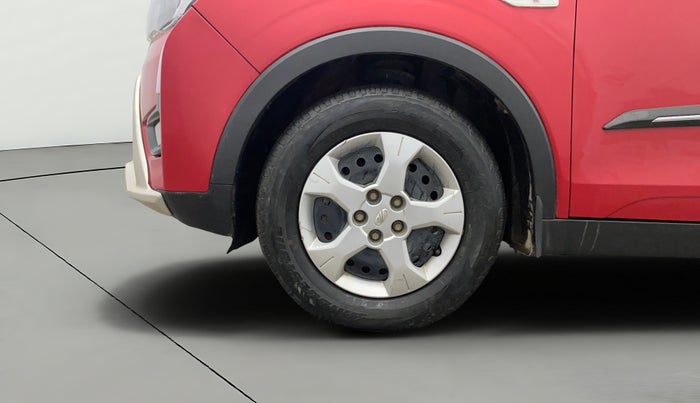 2021 Mahindra XUV300 W6 1.2 PETROL AMT, Petrol, Automatic, 17,711 km, Left Front Wheel