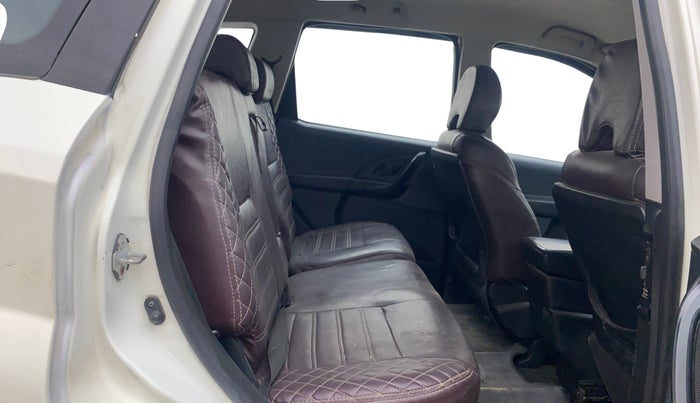 2019 Mahindra XUV500 W5, Diesel, Manual, 85,365 km, Right Side Rear Door Cabin
