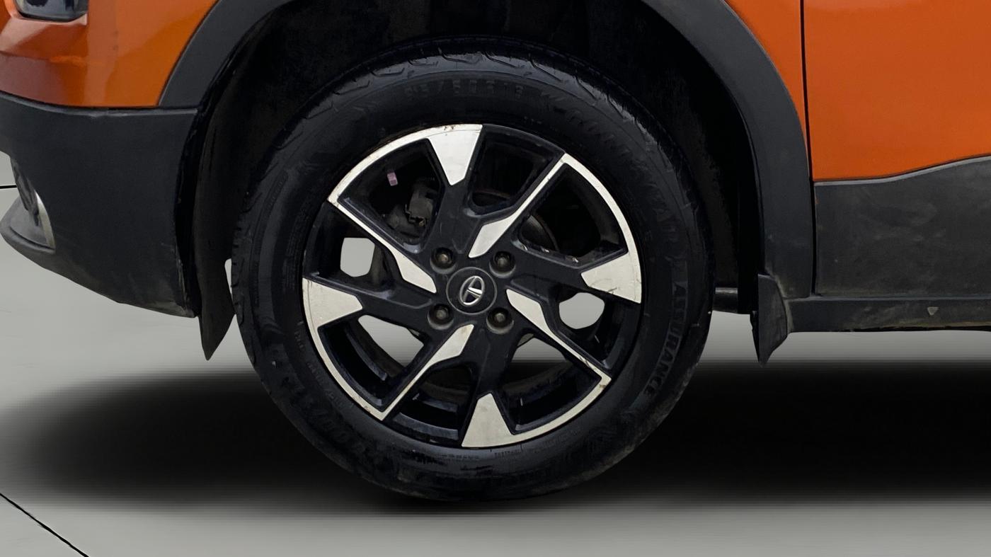 2021 Tata PUNCH CREATIVE  MT, Petrol, Manual, 83,570 km, Left Front Wheel