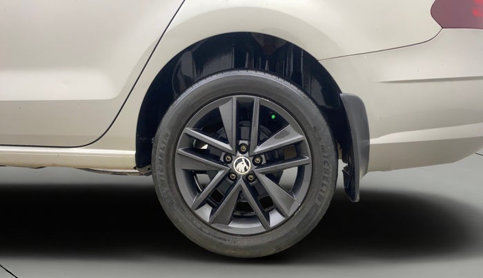 2017 Skoda Rapid STYLE 1.5 TDI AT, Diesel, Automatic, 83,221 km, Left Rear Wheel