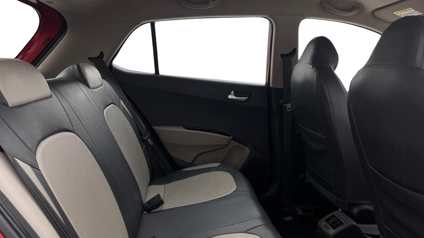 2017 Hyundai Grand i10 SPORTZ AT 1.2 KAPPA VTVT, Petrol, Automatic, 69,745 km, Right Side Rear Door Cabin