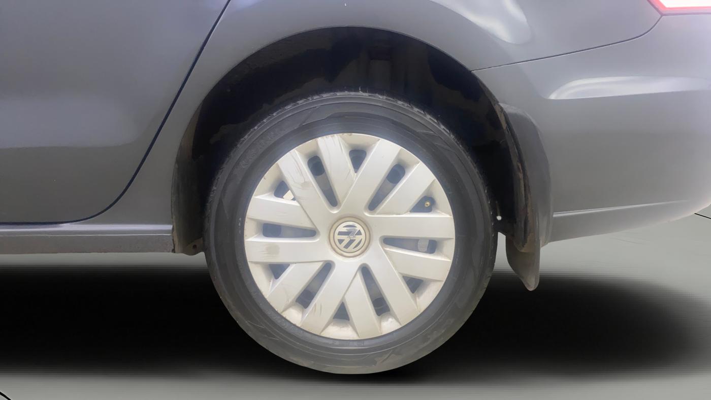 2015 Volkswagen Vento COMFORTLINE 1.6, Petrol, Manual, 45,335 km, Left Rear Wheel