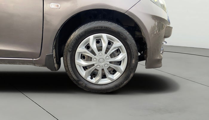 2015 Honda Brio S MT, Petrol, Manual, 99,422 km, Right Front Wheel
