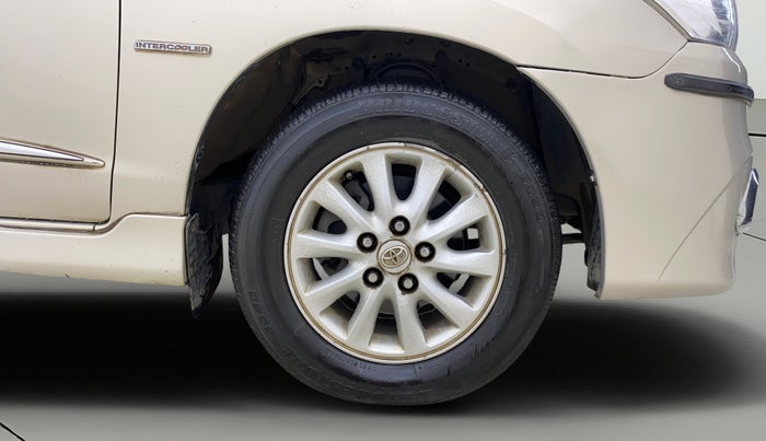 2014 Toyota Innova 2.5 VX 8 STR, Diesel, Manual, 79,175 km, Right Front Wheel