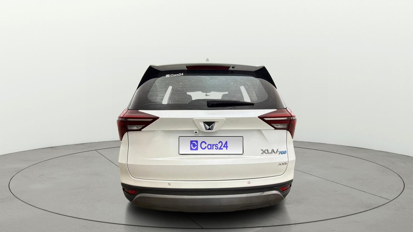 2025 Mahindra XUV700 AX 5 P AT 5 STR, Petrol, Automatic, 3,138 km, Back/Rear