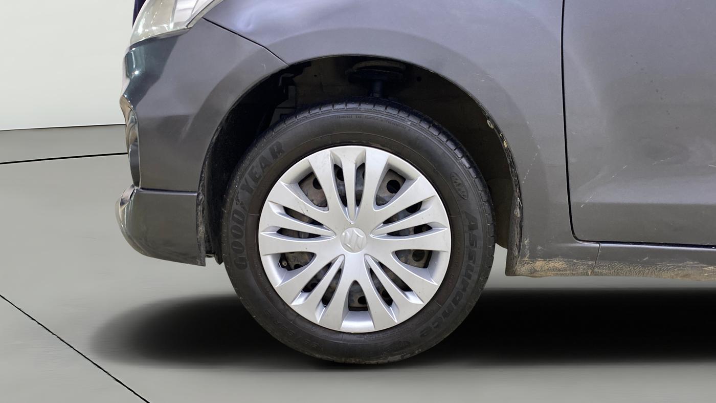 2017 Maruti Ertiga VXI CNG, CNG, Manual, 92,727 km, Left Front Wheel