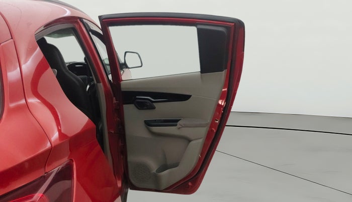 2016 Mahindra Kuv100 K8 D 6 STR, Diesel, Manual, 26,028 km, RHS Rear Door