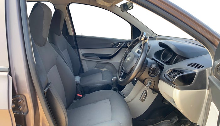2018 Tata Tiago XT PETROL, Petrol, Manual, 61,258 km, Right Side Front Door Cabin