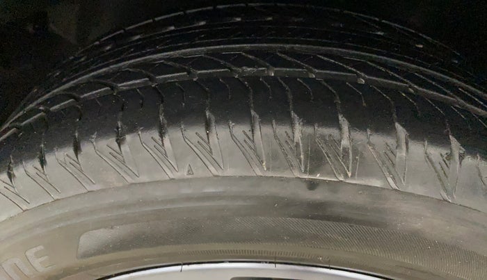 2023 Tata Safari XZA PLUS GOLD, Diesel, Automatic, 39,398 km, Left Front Tyre Tread