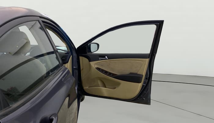 2014 Hyundai Verna FLUIDIC 1.6 VTVT SX AT, Petrol, Automatic, 68,524 km, RHS Front Door