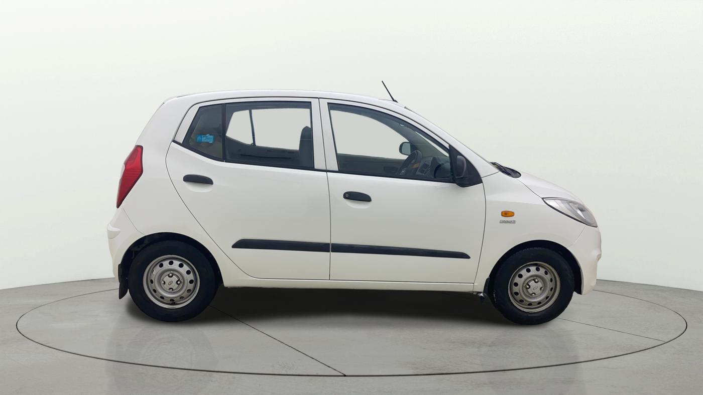 2016 Hyundai i10 MAGNA 1.1, CNG, Manual, 91,361 km, Right Side View