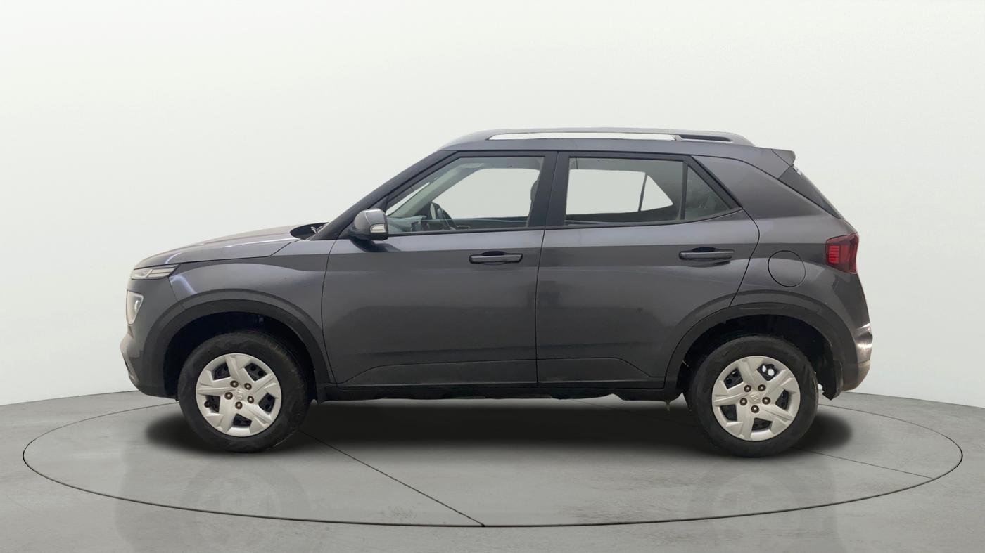 2022 Hyundai VENUE S+ 1.2, Petrol, Manual, 32,071 km, Left Side