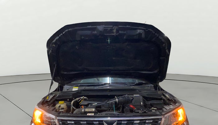 2023 Mahindra XUV300 W8 1.2 PETROL, Petrol, Manual, 51,621 km, Open Bonet