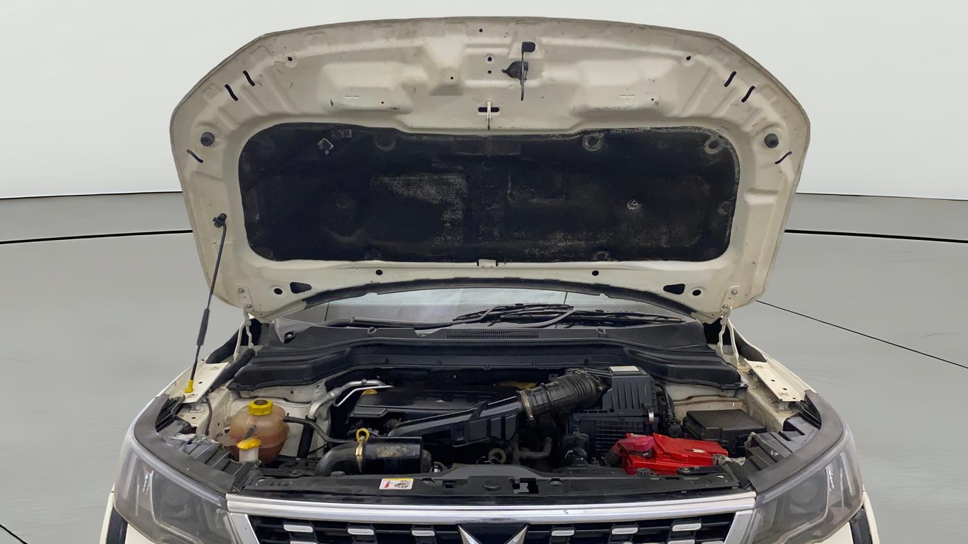 2019 Mahindra XUV300 W6 1.2 PETROL, Petrol, Manual, 41,579 km, Open Bonet