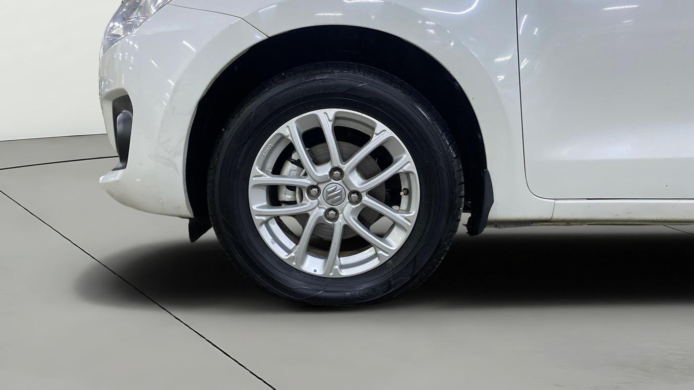 2022 Maruti Swift ZXI, Petrol, Manual, 74,105 km, Left Front Wheel