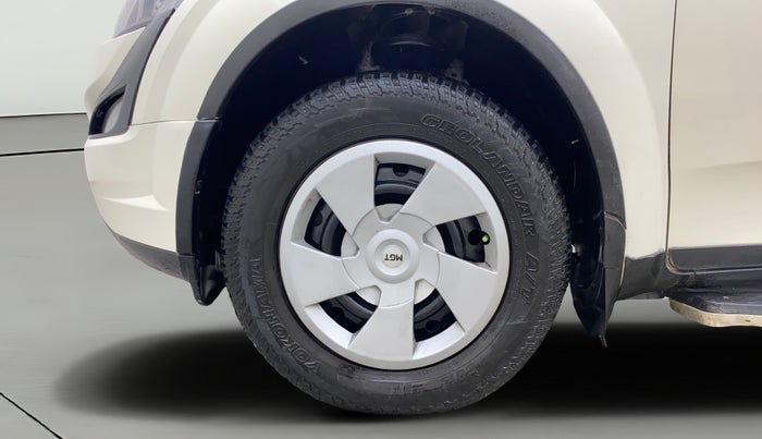 2015 Mahindra XUV500 W6, Diesel, Manual, 92,098 km, Left Front Wheel