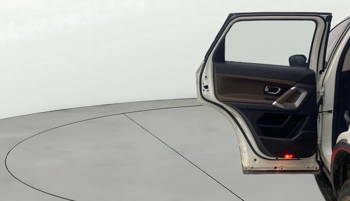 2022 Tata Harrier XZ SUNROOF 2.0L, Diesel, Manual, 60,425 km, LHS Rear Door