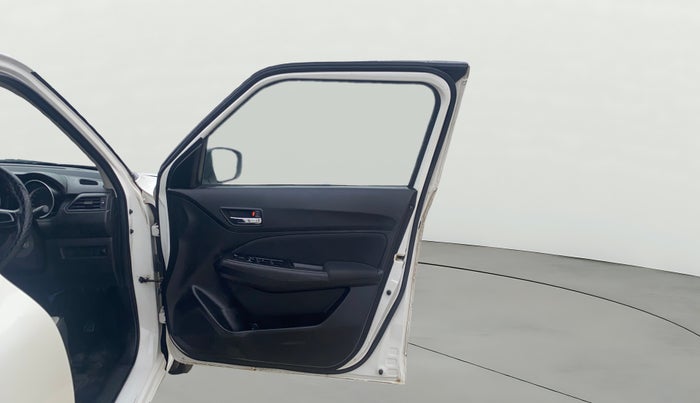 2019 Maruti Swift VXI, Petrol, Manual, 1,15,652 km, RHS Front Door