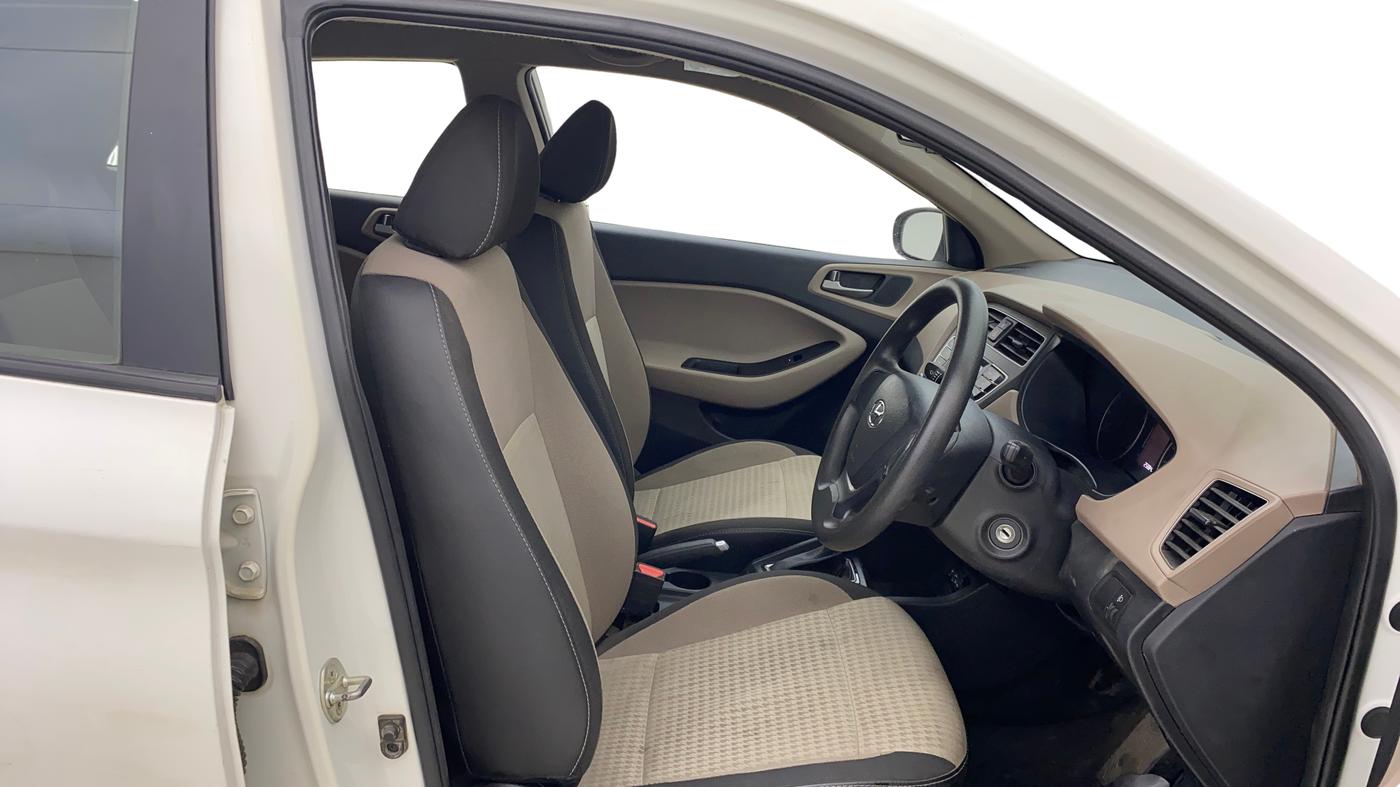 2018 Hyundai Elite i20 MAGNA EXECUTIVE CVT, Petrol, Automatic, 25,852 km, Right Side Front Door Cabin