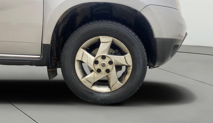 2013 Renault Duster 85 PS RXL DIESEL, Diesel, Manual, 1,05,325 km, Right Front Wheel