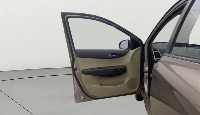 2013 Hyundai i20 SPORTZ 1.4 CRDI, Diesel, Manual, 97,138 km, LHS Front Door