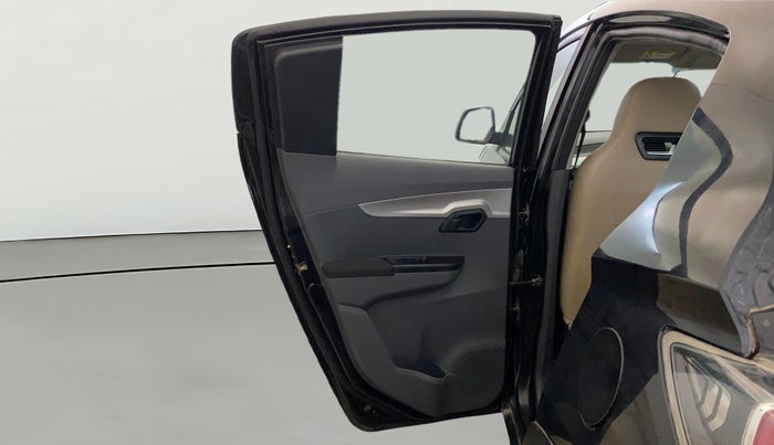 2019 Mahindra KUV 100 NXT K6+ P 6 STR, Petrol, Manual, 44,006 km, LHS Rear Door