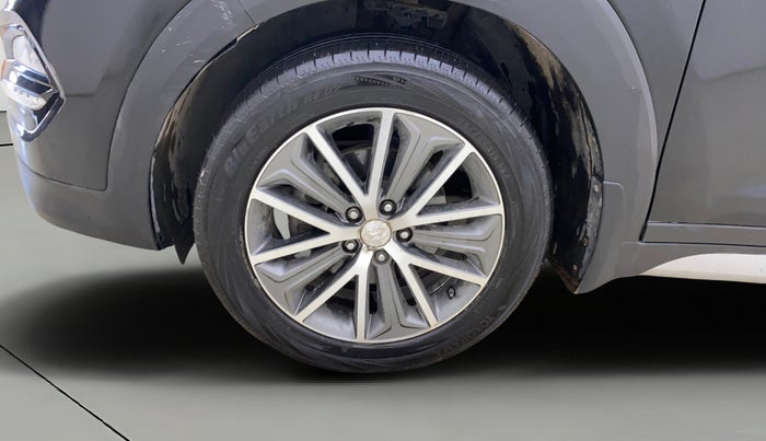 2017 Hyundai Tucson GLS 2WD AT DIESEL, Diesel, Automatic, 1,32,365 km, Left Front Wheel