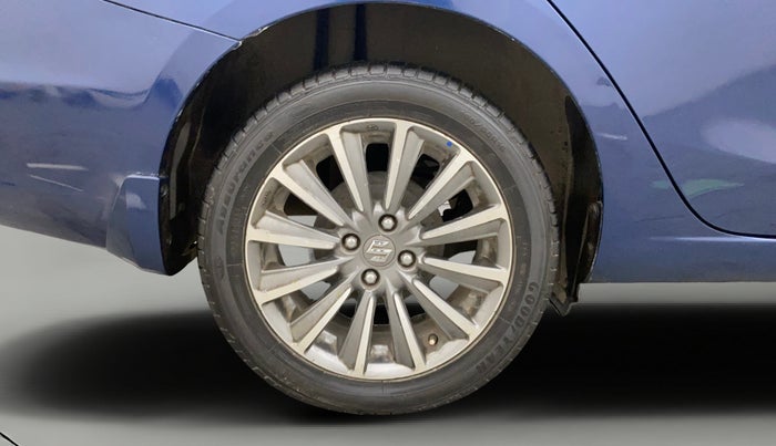 2018 Maruti Ciaz ALPHA  AT 1.5 SHVS PETROL, Petrol, Automatic, 62,174 km, Right Rear Wheel