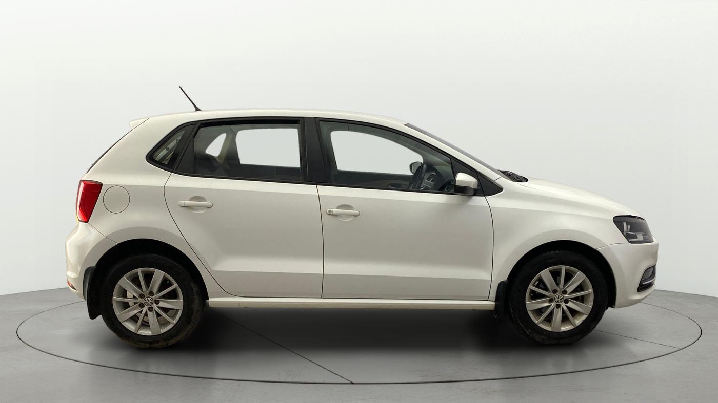 2017 Volkswagen Polo HIGHLINE1.5L, Diesel, Manual, 69,718 km, Right Side View