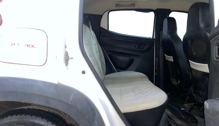 2022 Renault Kwid RXT 1.0, Petrol, Manual, 45,761 km, Right Side Rear Door Cabin