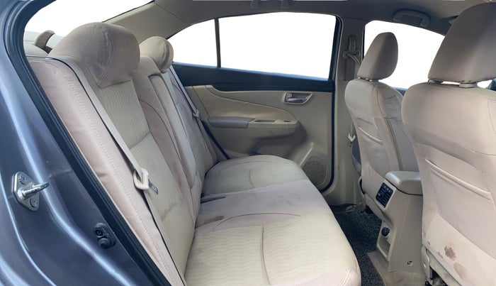 2017 Maruti Ciaz DELTA 1.4 MT PETROL, Petrol, Manual, 77,346 km, Right Side Rear Door Cabin