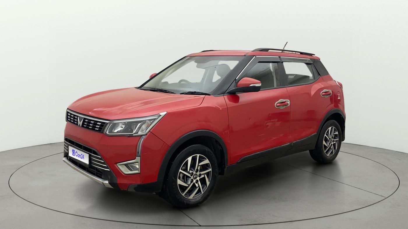 2022 Mahindra XUV300 W8 (O) 1.5 DIESEL, Diesel, Manual, 80,998 km, Left Front Diagonal