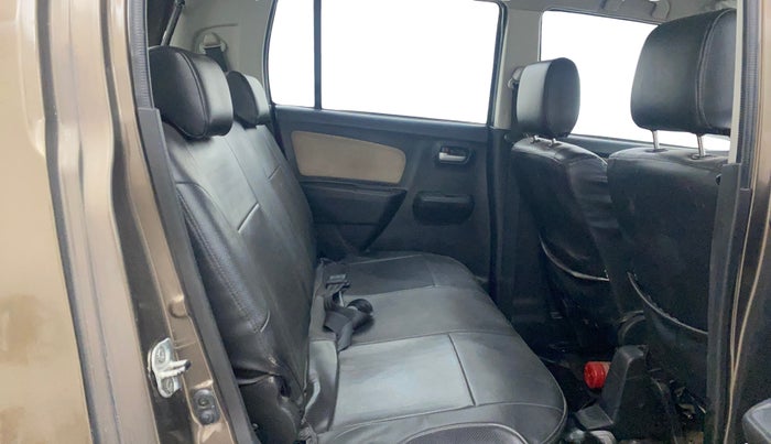 2017 Maruti Wagon R 1.0 LXI CNG, CNG, Manual, 1,04,395 km, Right Side Rear Door Cabin