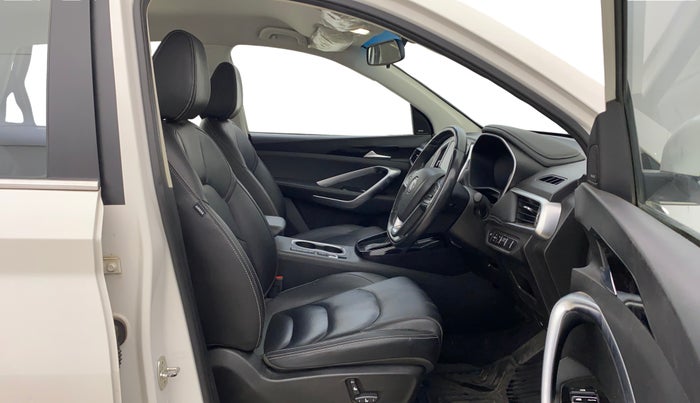 2020 MG HECTOR SMART 1.5 DCT PETROL, Petrol, Automatic, 50,644 km, Right Side Front Door Cabin