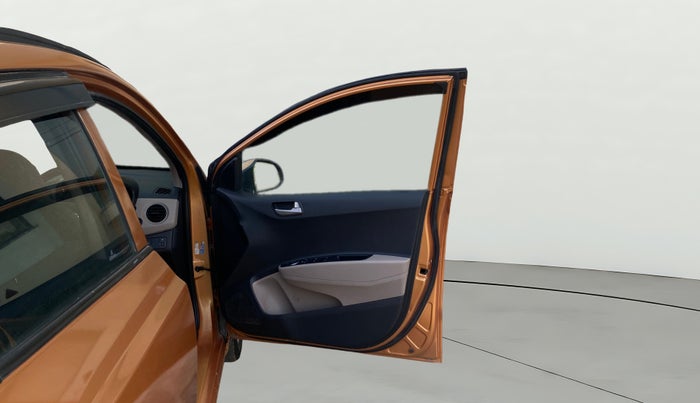 2014 Hyundai Grand i10 ASTA AT 1.2 KAPPA VTVT, Petrol, Automatic, 71,912 km, RHS Front Door