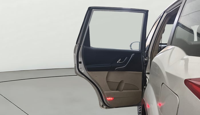 2015 Mahindra XUV500 W8, Diesel, Manual, 86,787 km, LHS Rear Door