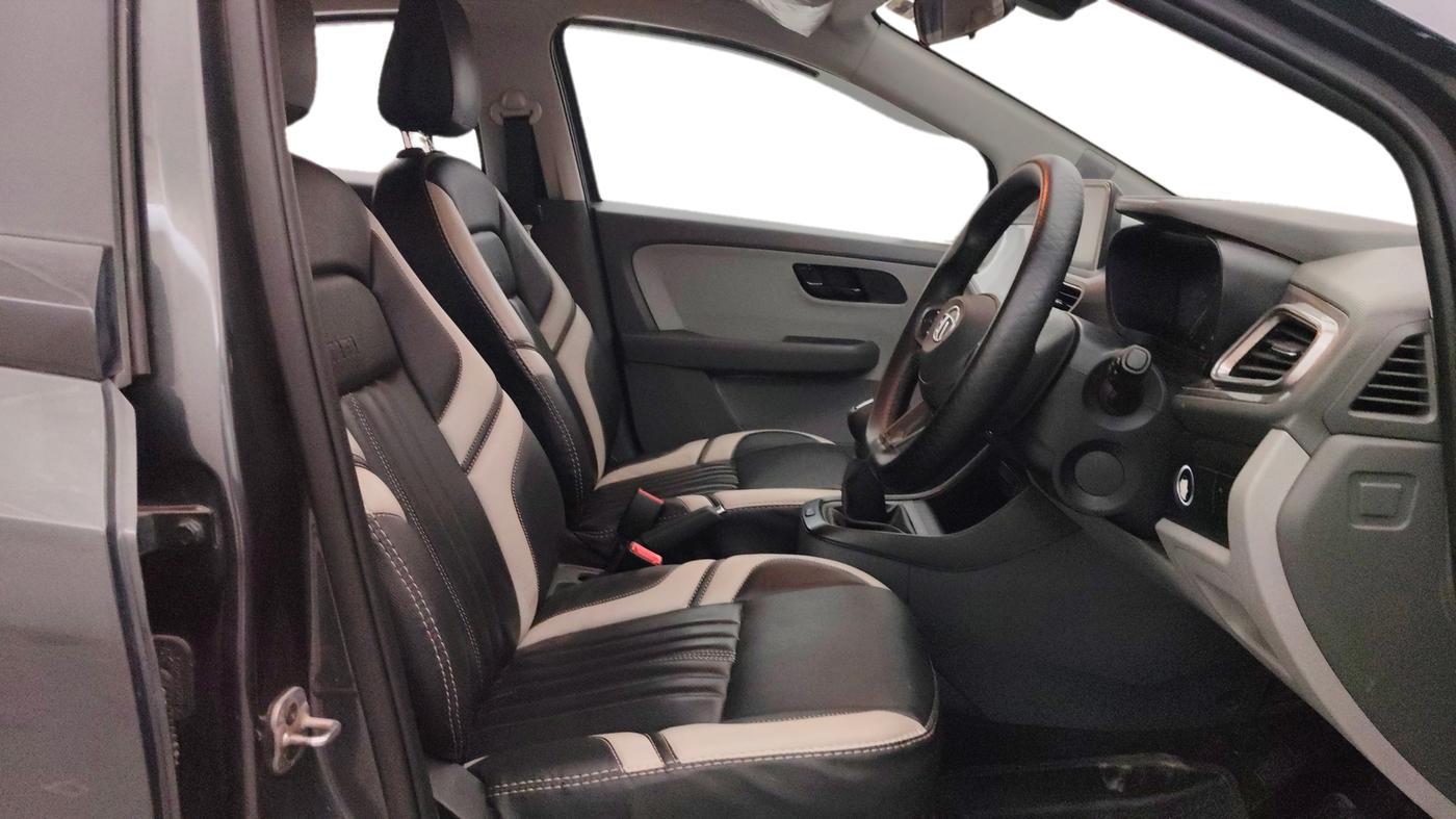 2021 Tata ALTROZ XT PETROL, Petrol, Manual, 24,040 km, Right Side Front Door Cabin