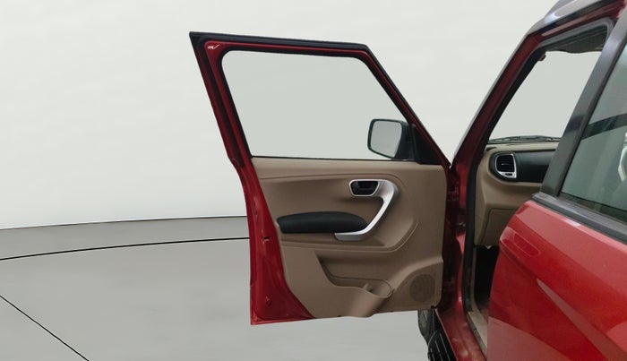 2018 Mahindra TUV300 T10, Diesel, Manual, 93,366 km, LHS Front Door