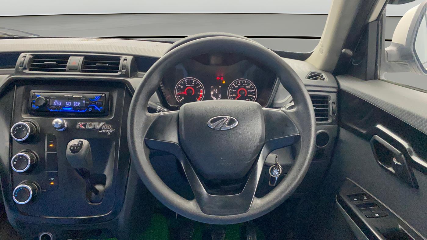 2017 Mahindra KUV 100 NXT K4+ D 6 STR, Diesel, Manual, 98,054 km, Steering Wheel Close Up