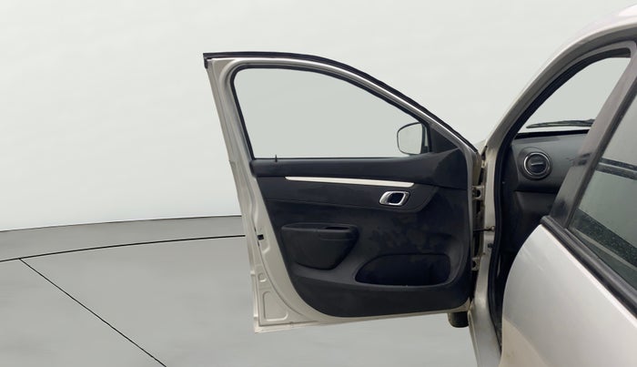 2022 Renault Kwid CLIMBER MT 1.0, Petrol, Manual, 56,050 km, LHS Front Door