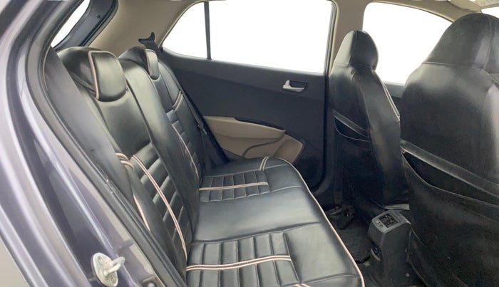 2017 Hyundai Grand i10 SPORTZ 1.2 KAPPA VTVT, CNG, Manual, 51,601 km, Right Side Rear Door Cabin