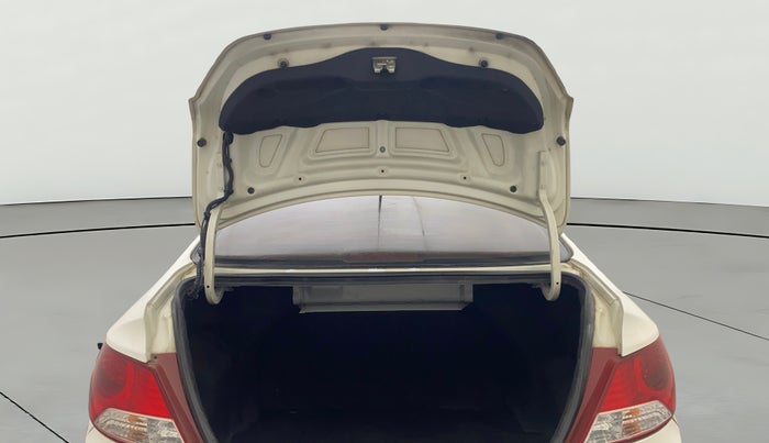 2014 Hyundai Verna FLUIDIC 1.6 CRDI SX, Diesel, Manual, 1,35,671 km, Boot Door Open