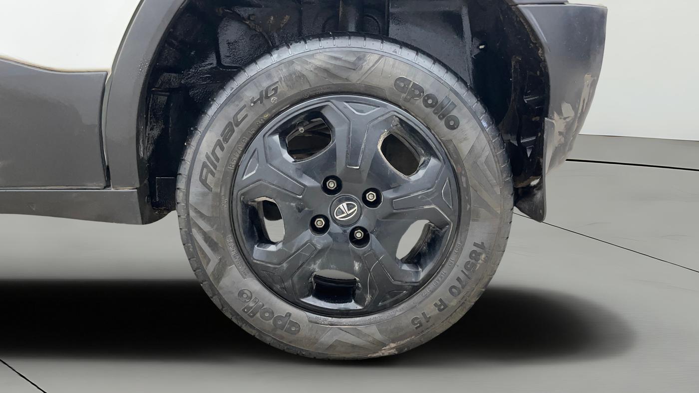 2023 Tata PUNCH ACCOMPLISHED MT, Petrol, Manual, 71,438 km, Left Rear Wheel