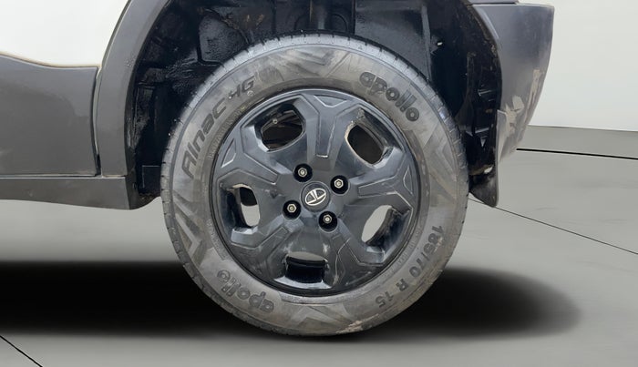 2023 Tata PUNCH ACCOMPLISHED MT, Petrol, Manual, 71,387 km, Left Rear Wheel