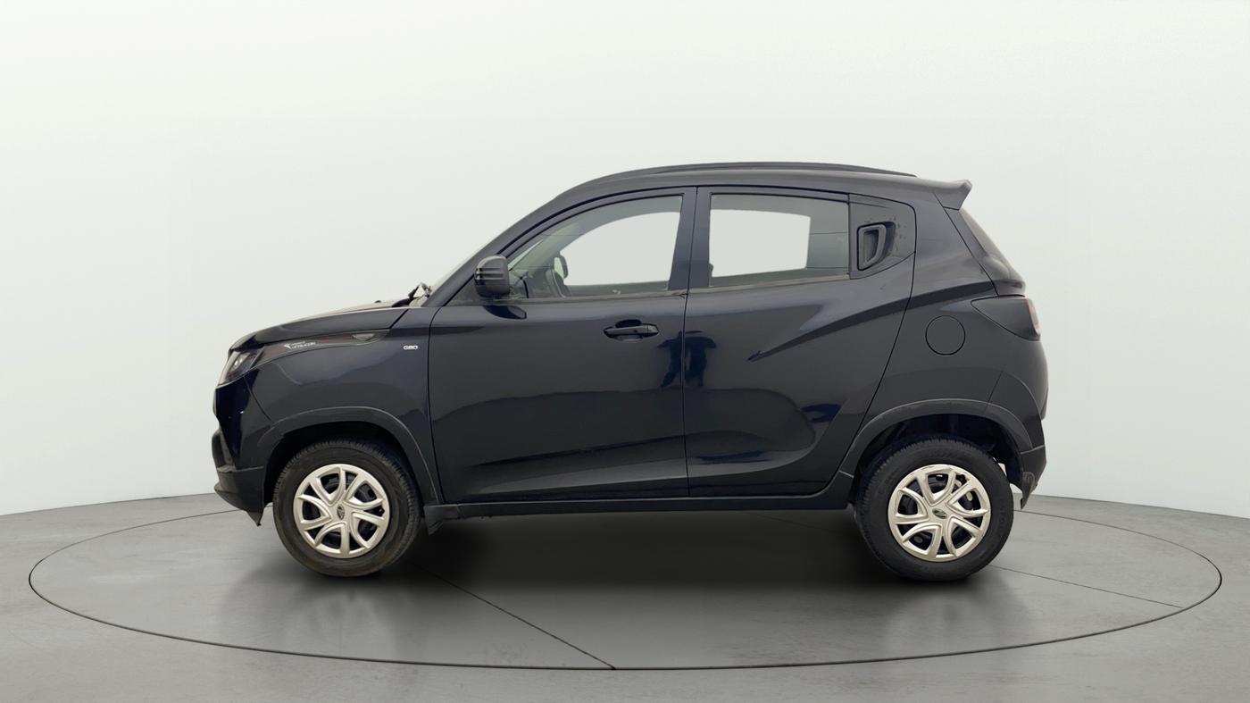 2017 Mahindra Kuv100 K4 6 STR, Petrol, Manual, 39,182 km, Left Side